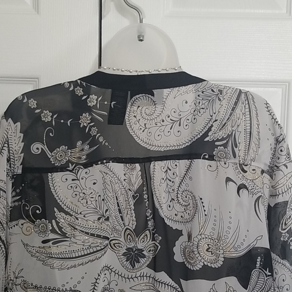 Maggie Barnes Kimono Topper - Picture 3 of 10